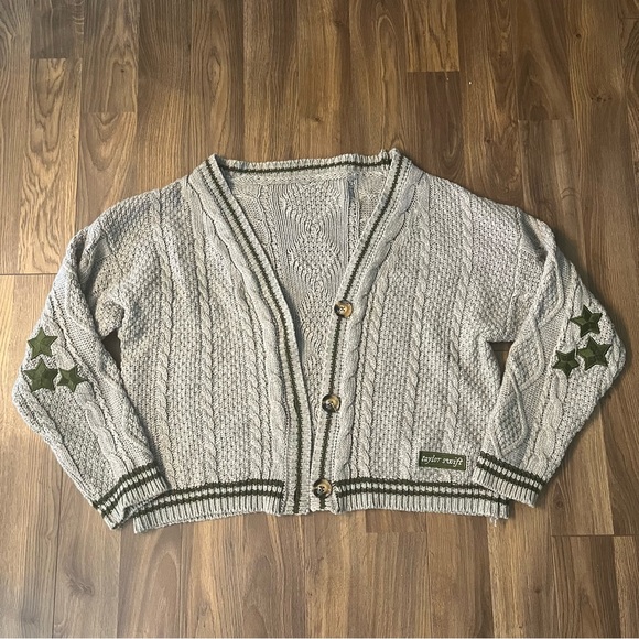 AUTHENTIC Taylor Swift “Holiday” gray/green limited edition folklore cardigan - Picture 1 of 10